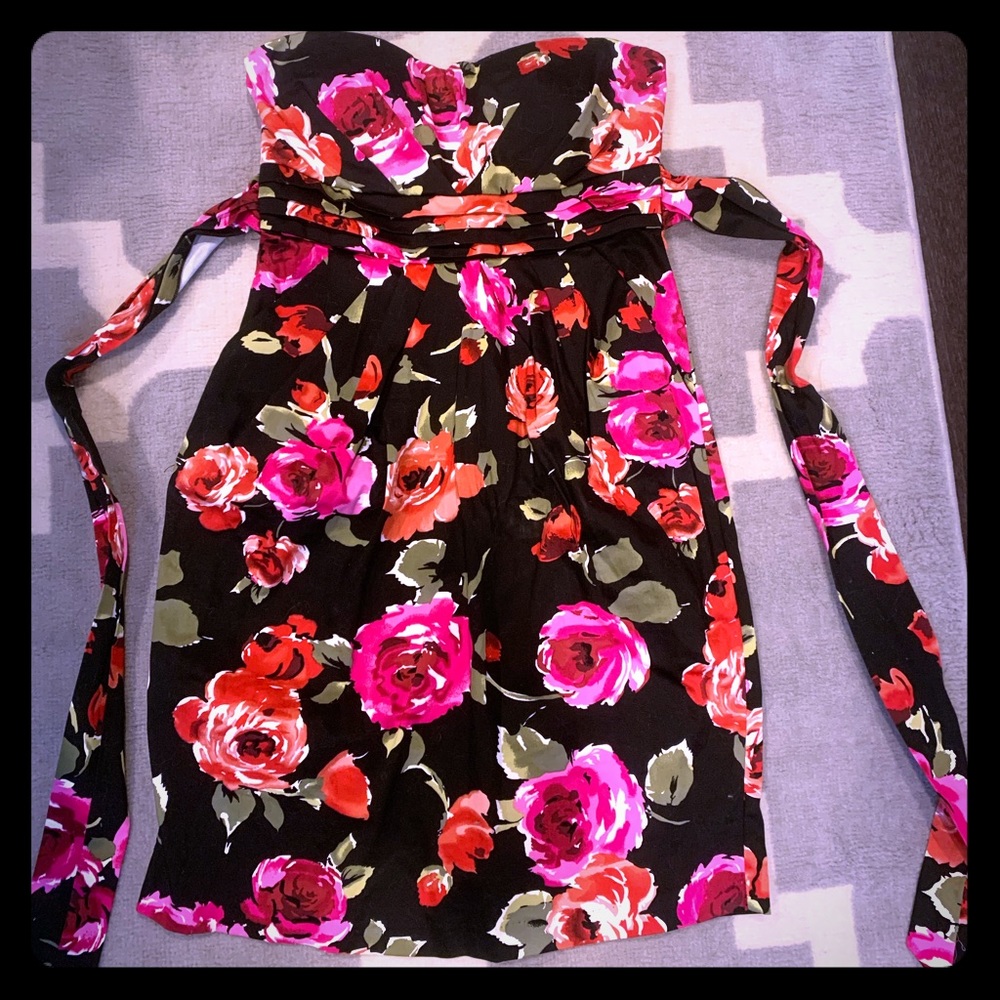 Women’s strapless dress!